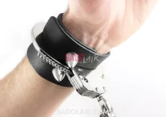 Padding for police hand cuffs